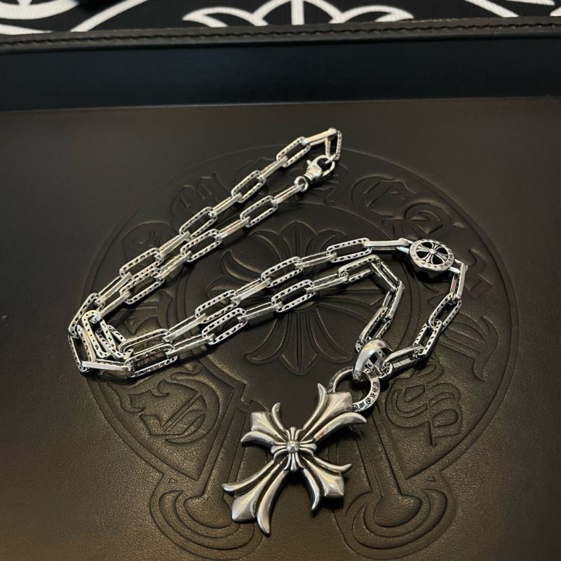 Ch*0me He**ts necklaces